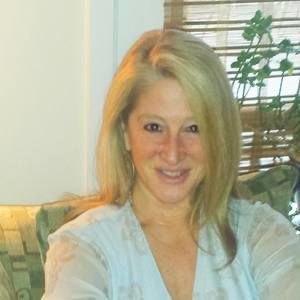 Meet your Posher, Dina